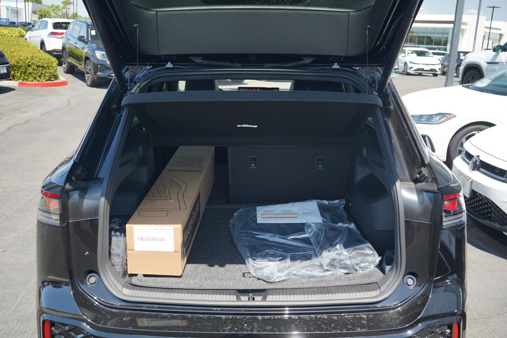 Thumbnail: 2025 Volkswagen Tiguan - 11