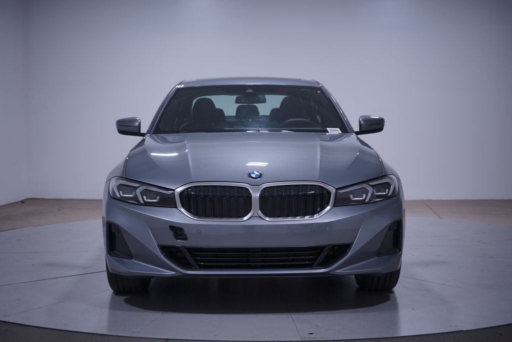 Thumbnail: 2025 BMW 3 Series - 4