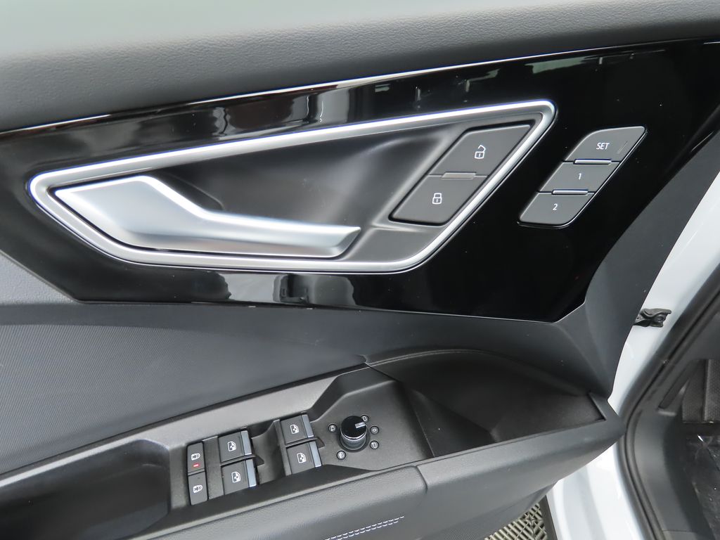 2025 Audi Q4 e-tron  23