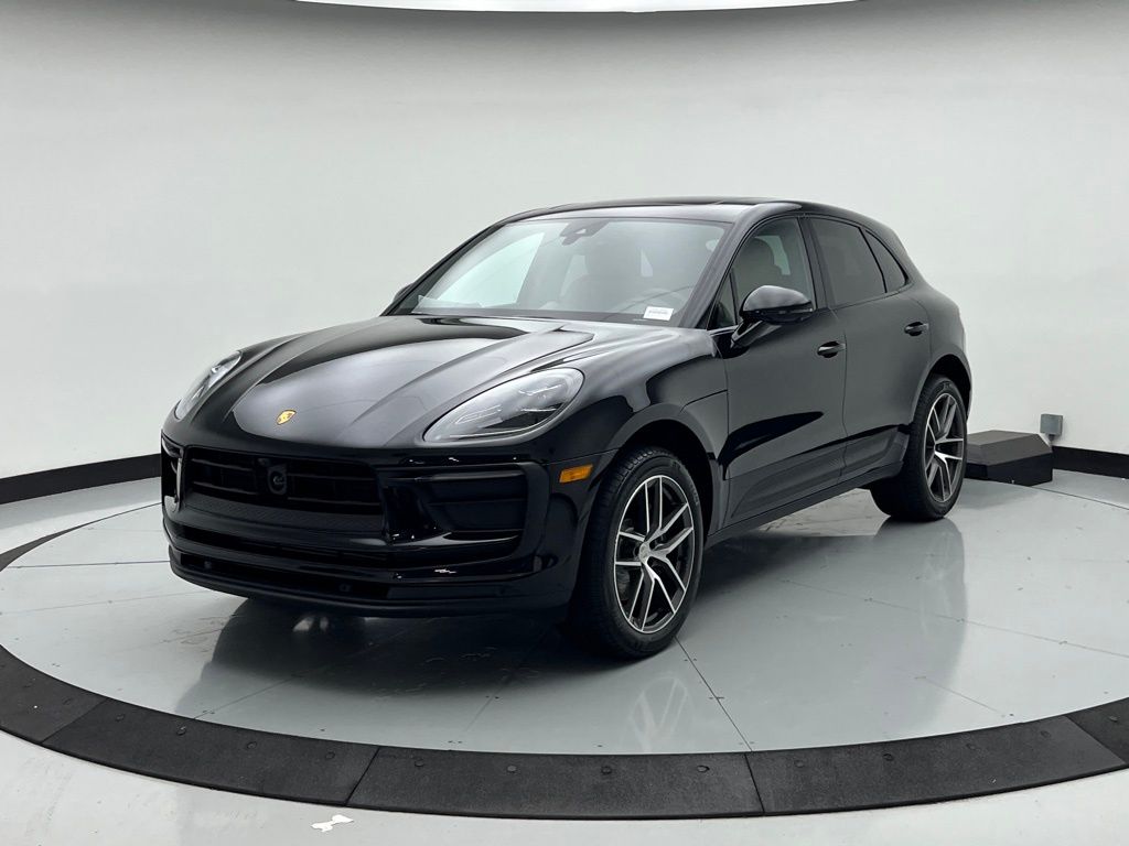 Thumbnail: 2025 Porsche Macan - 1