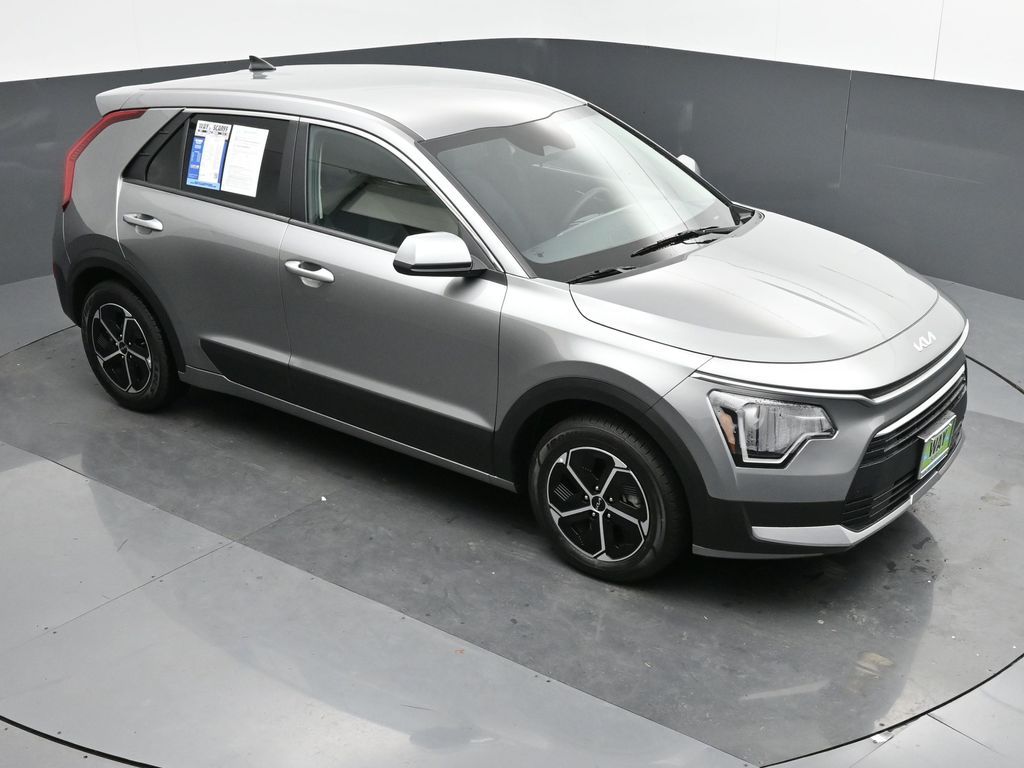 2023 Kia Niro LX