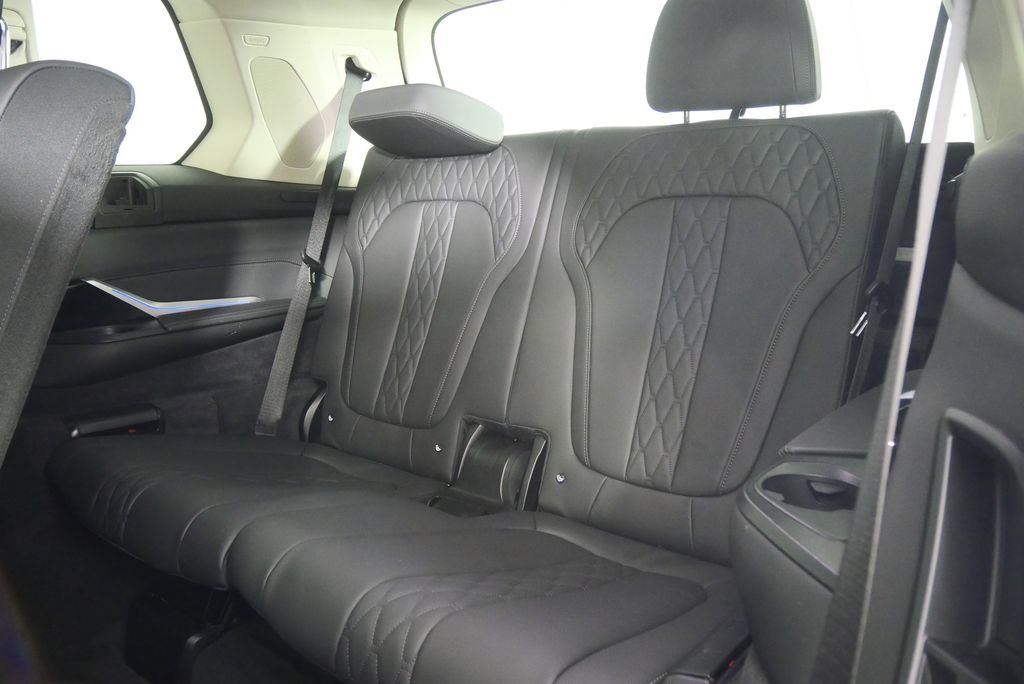 Thumbnail: 2023 BMW X7 - 16