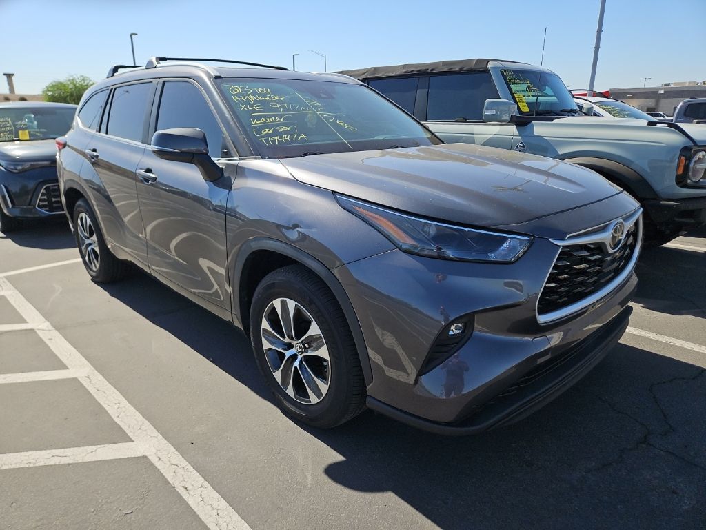 Thumbnail: 2023 Toyota Highlander - 4