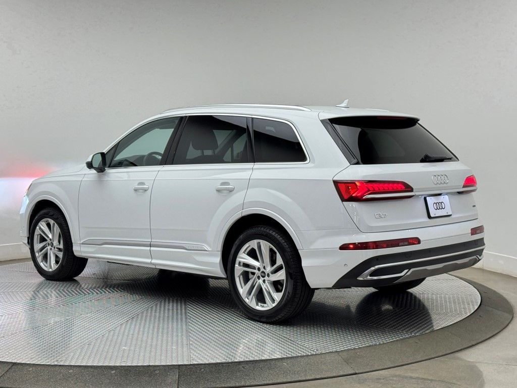 2024 Audi Q7 Premium Plus 8