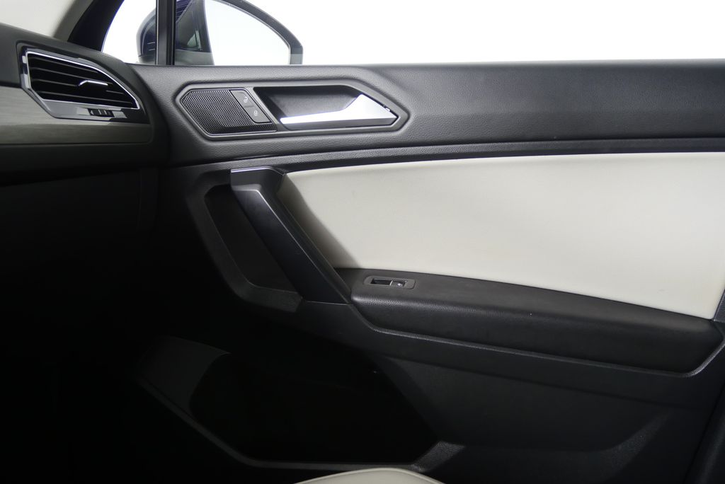 Thumbnail: 2021 Volkswagen Tiguan - 26