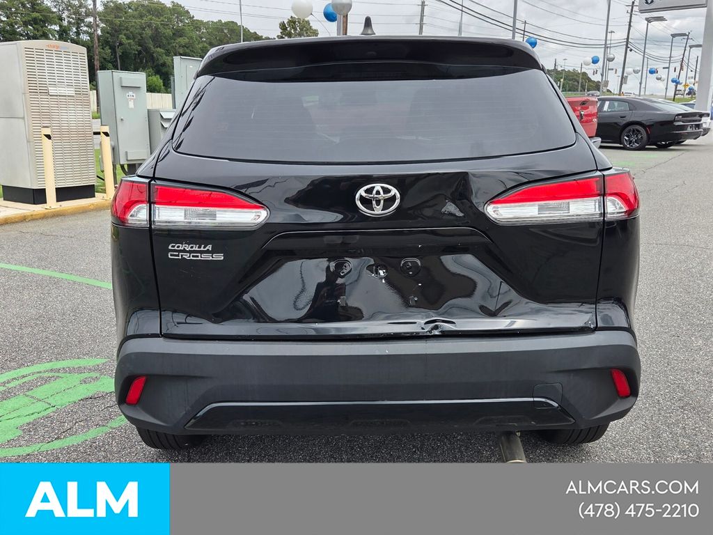 Used 2024 Black Toyota L image 9