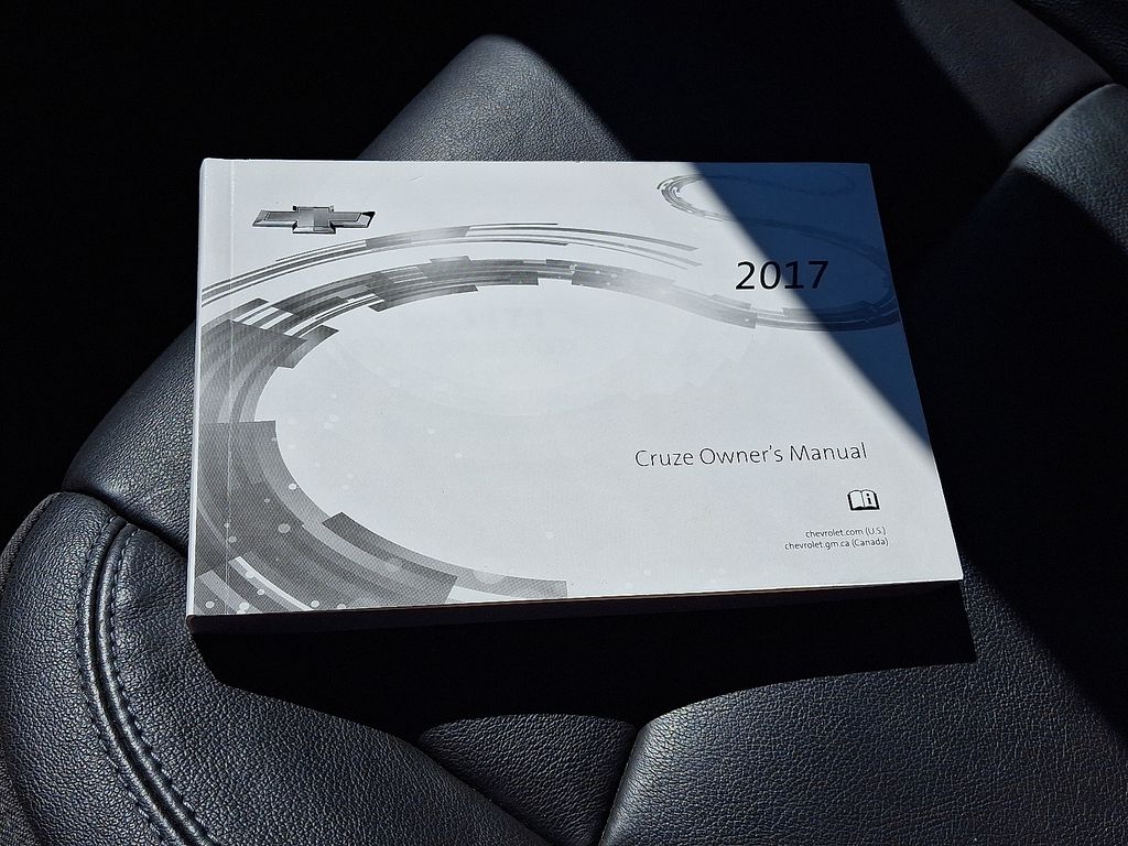 2017 Chevrolet Cruze — photo 26