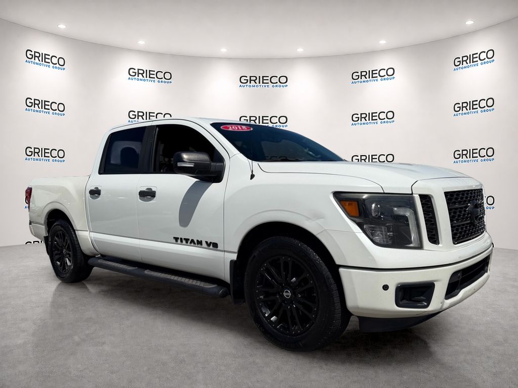 2018 Nissan Titan Blanco (Pearl White Metallic) Camioneta 4X2 7 velocidades Automática