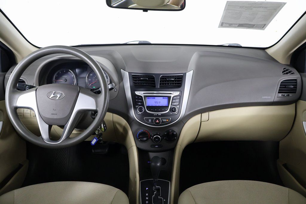 2013 Hyundai Accent GLS 8