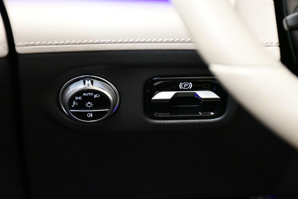 Thumbnail: 2023 Mercedes-Benz EQS - 20