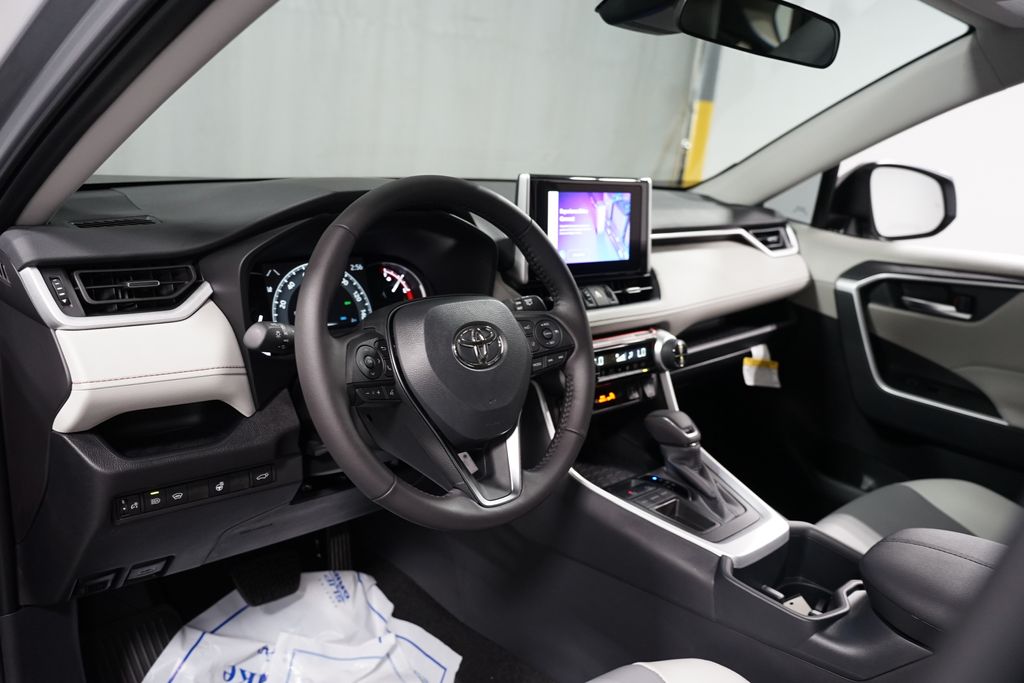 Thumbnail: 2025 Toyota RAV4 - 11