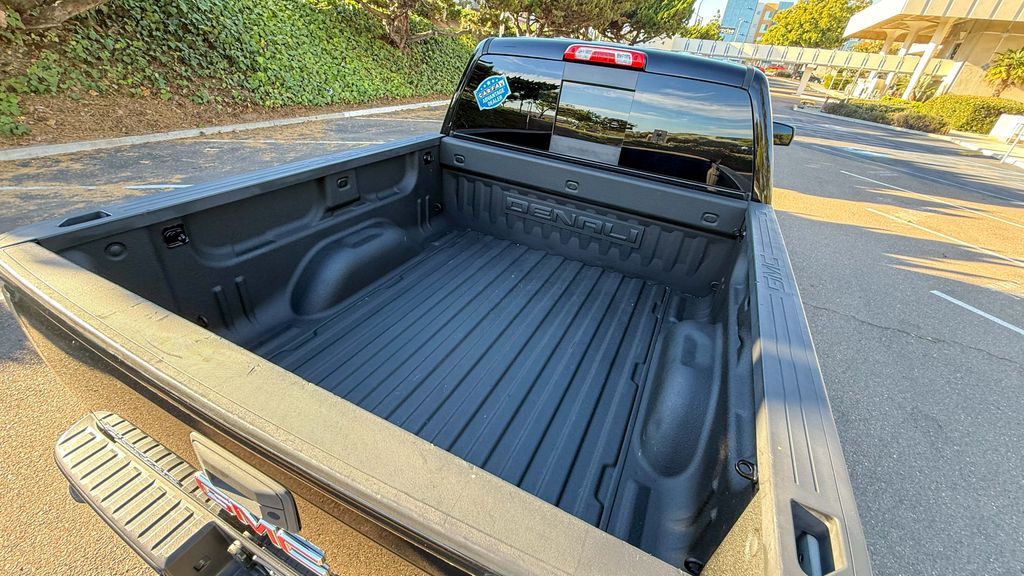 Used 2017 GMC Sierra 1500 Denali 4D Crew Cab