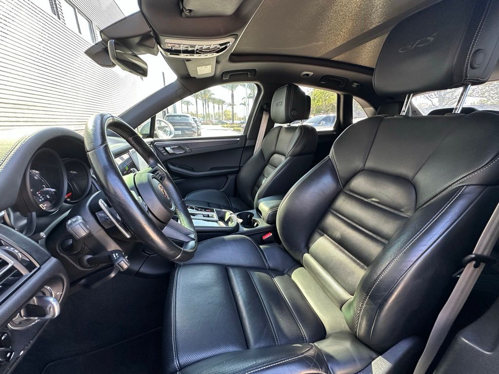 Thumbnail: 2023 Porsche Macan - 5
