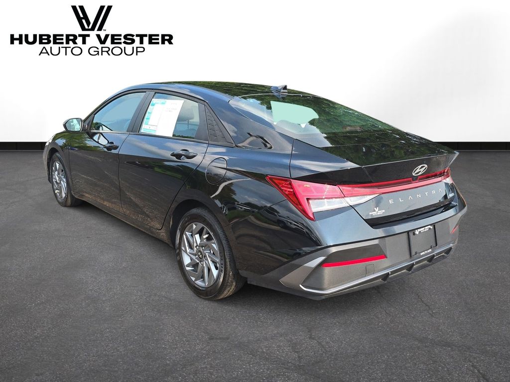 Used 2026 Hyundai Elantra Hybrid Sedan