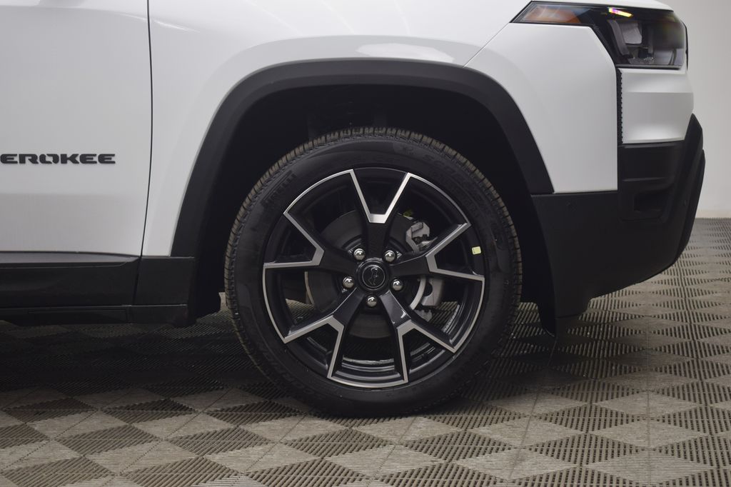 new 2026 Jeep Cherokee car, priced at $44,995