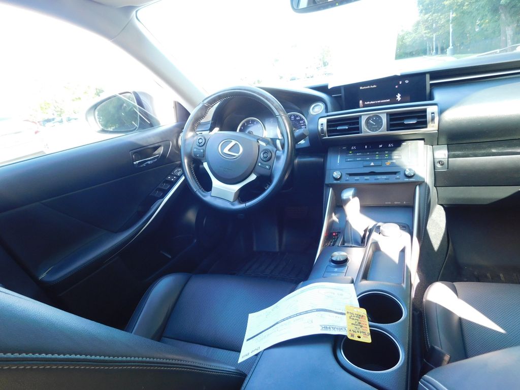 Thumbnail: 2016 Lexus IS - 7