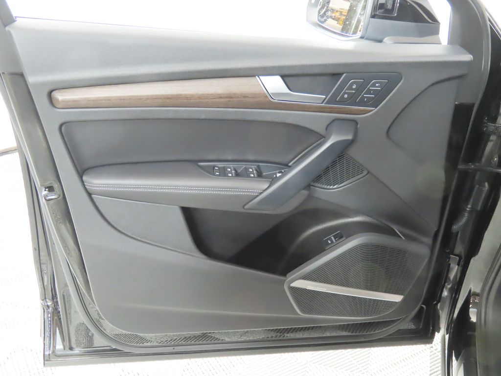 Thumbnail: 2023 Audi Q5 - 28