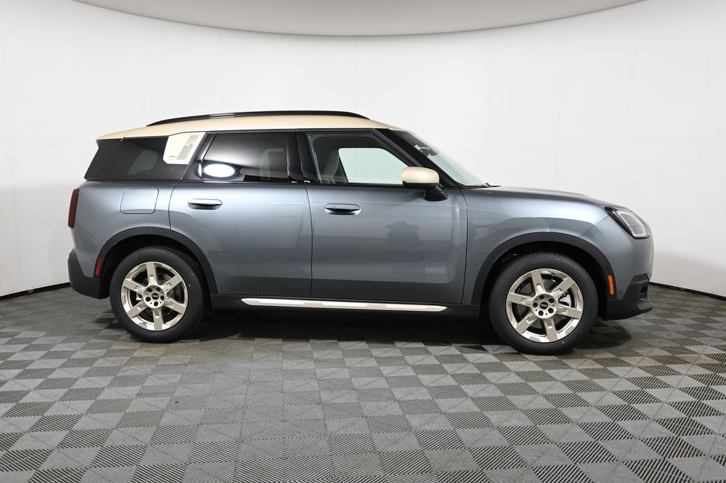 Thumbnail: 2027 MINI Cooper Countryman - 8