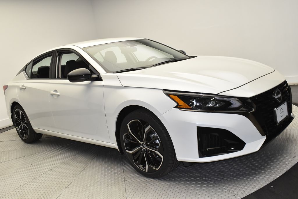 Thumbnail: 2025 Nissan Altima - 3