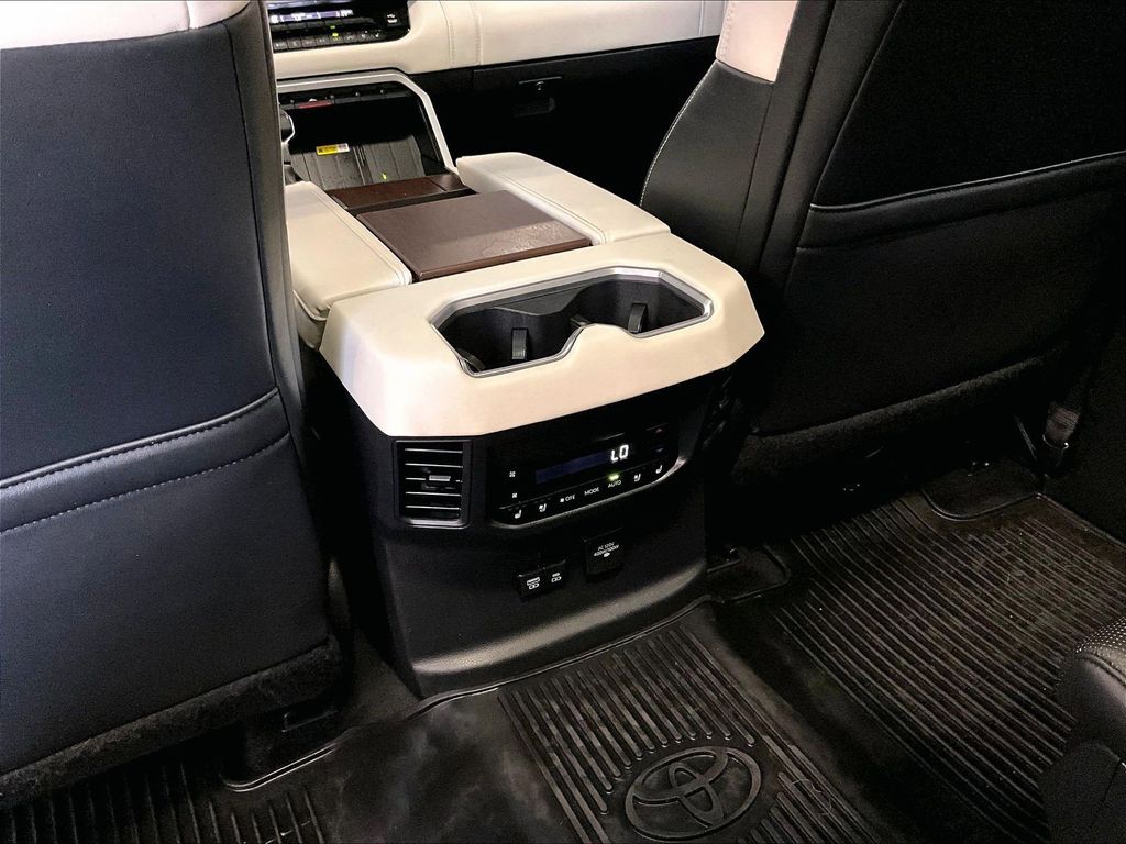 2024 Toyota Sequoia — photo 29