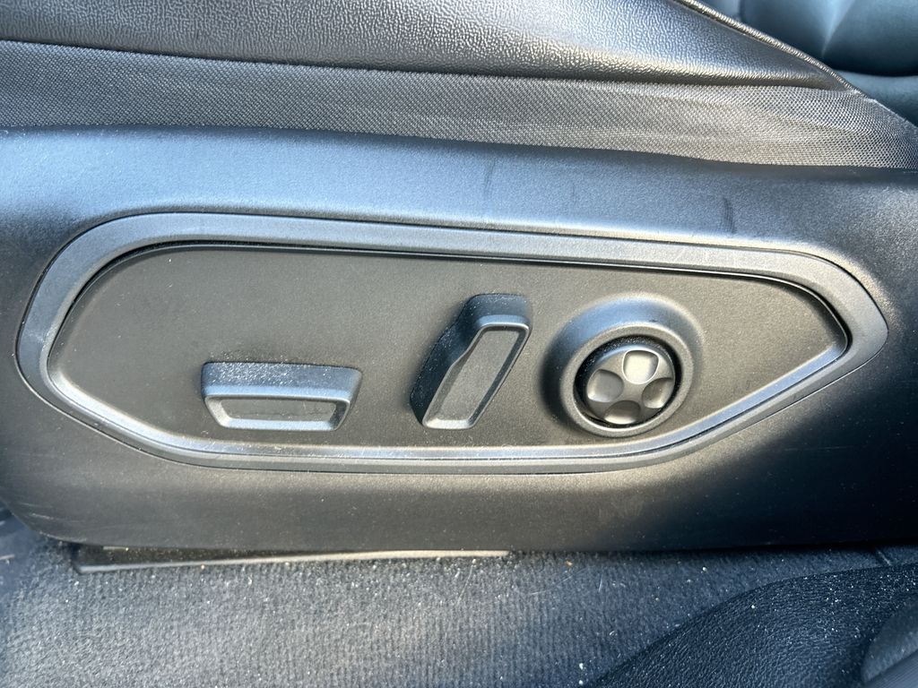 Thumbnail: 2023 Jeep Grand Cherokee - 12