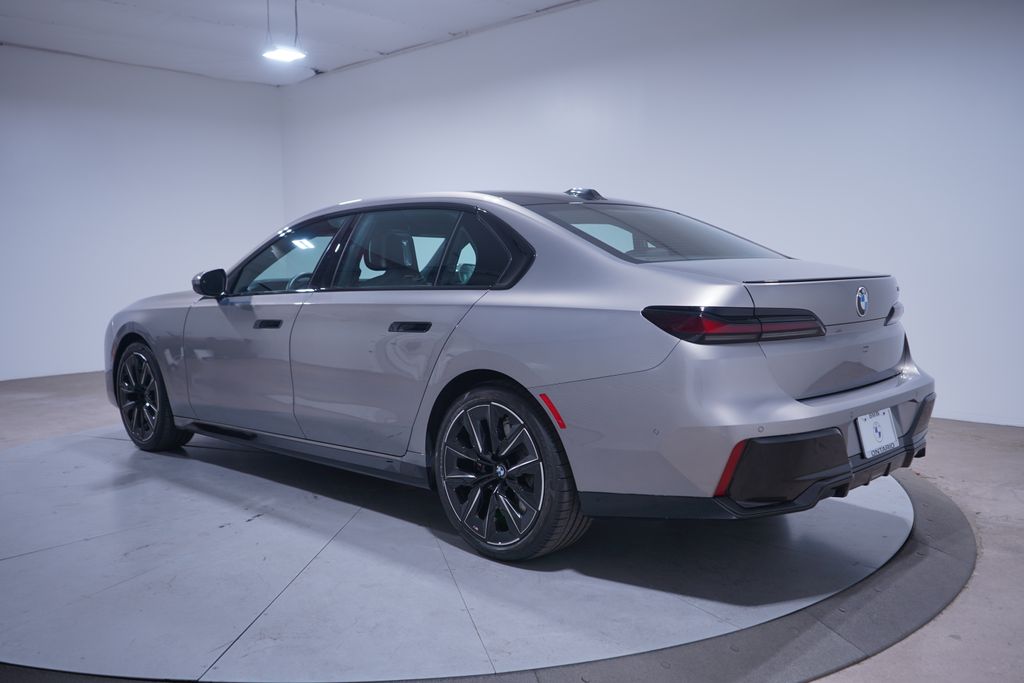 Thumbnail: 2023 BMW 7 Series - 3