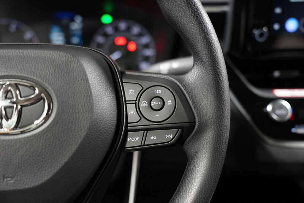 2025 Toyota Corolla LE 13