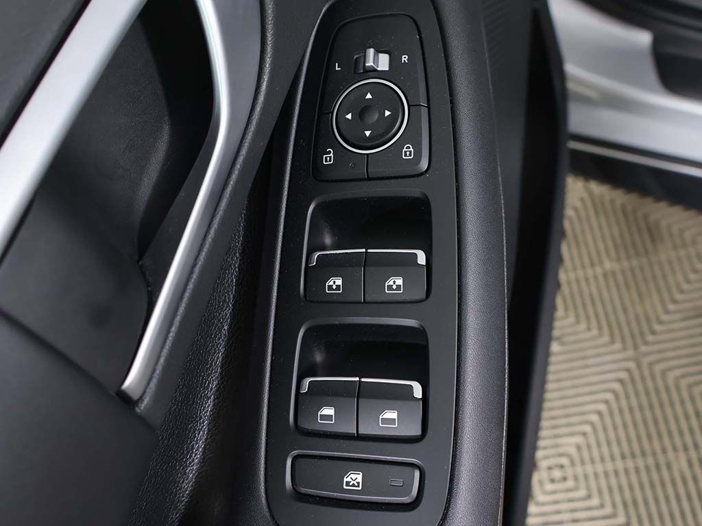 Certified Used 2025 Silver Hyundai SEL image 33