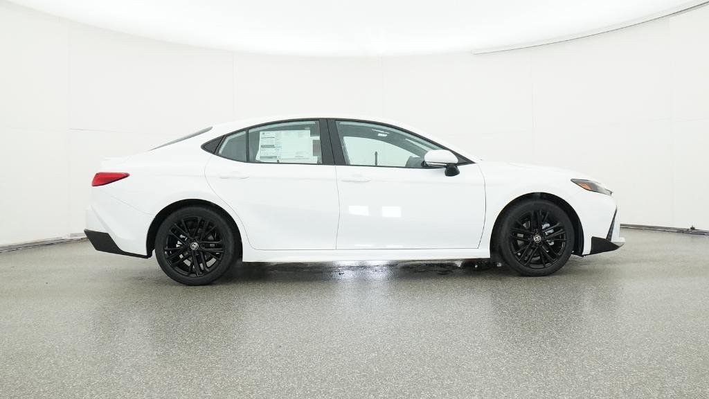 2025 Toyota Camry SE 11