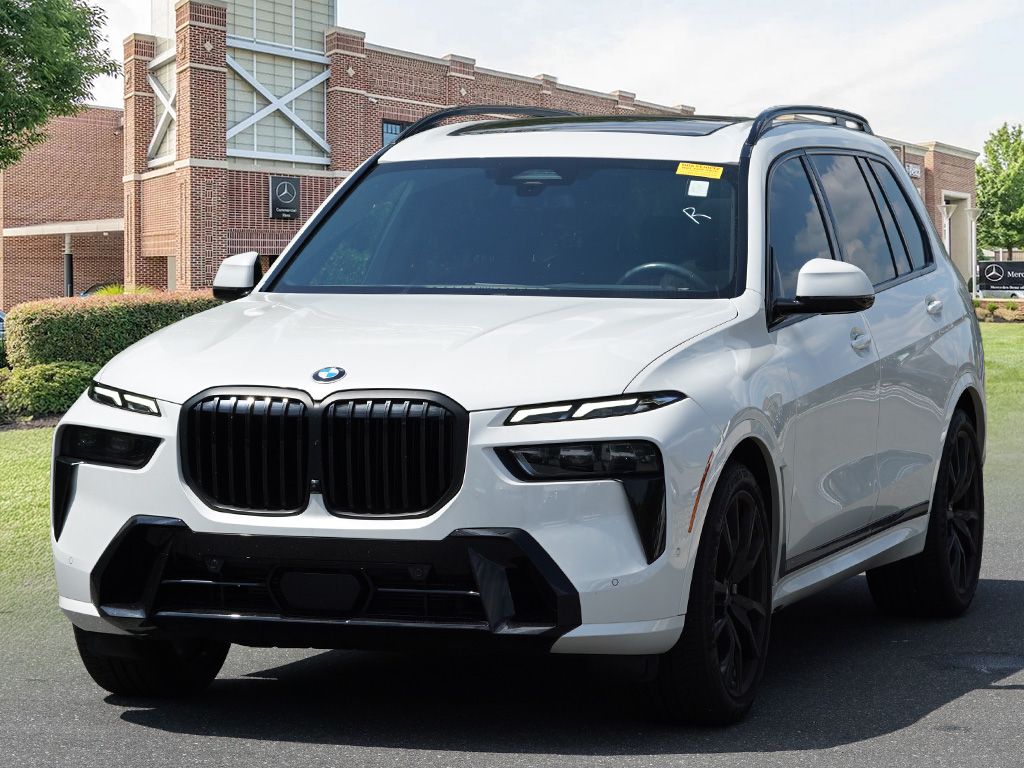 Thumbnail: 2023 BMW X7 - 4