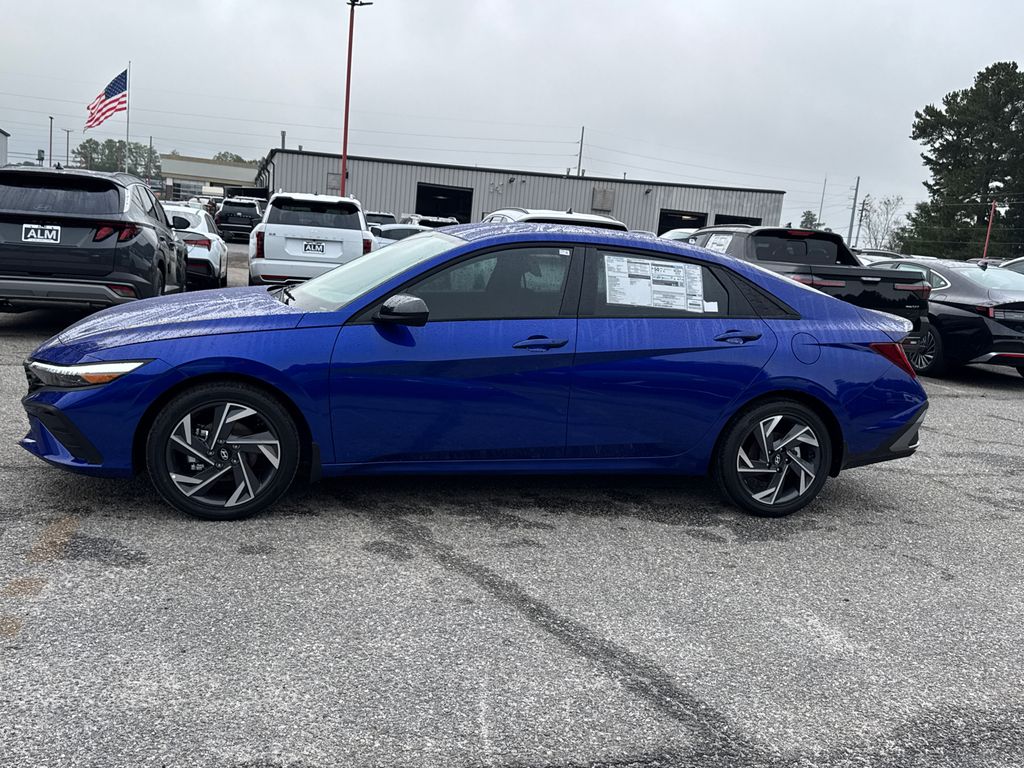 2025 Hyundai Elantra Hybrid SEL Sport photo 2
