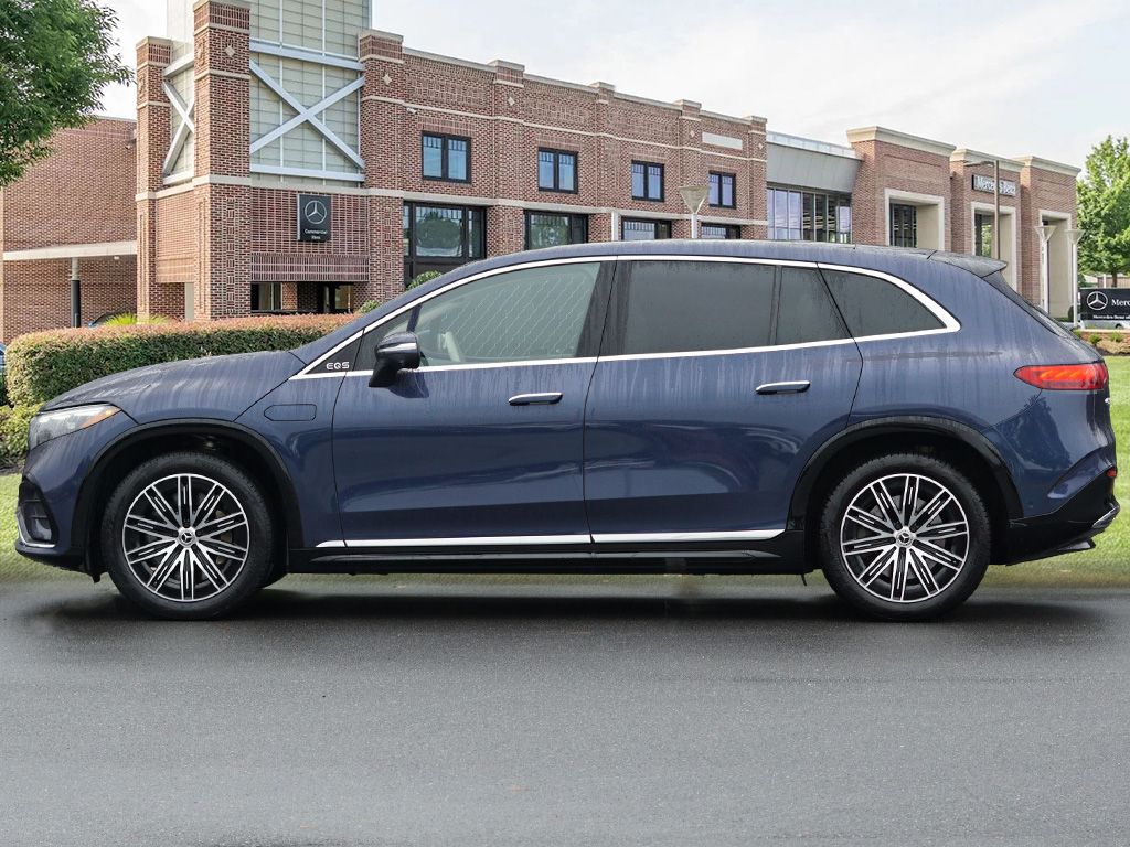 Thumbnail: 2023 Mercedes-Benz EQS - 8