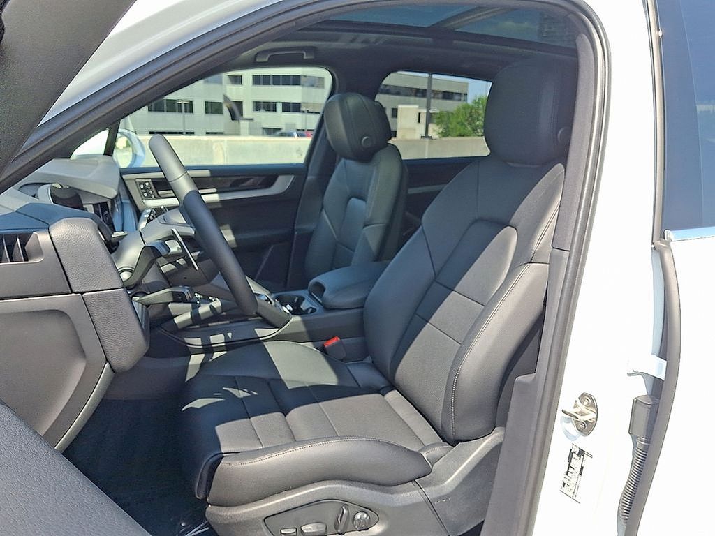 Thumbnail: 2026 Porsche Cayenne - 5