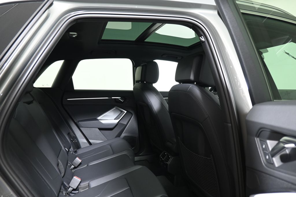 Thumbnail: 2025 Audi Q3 - 21