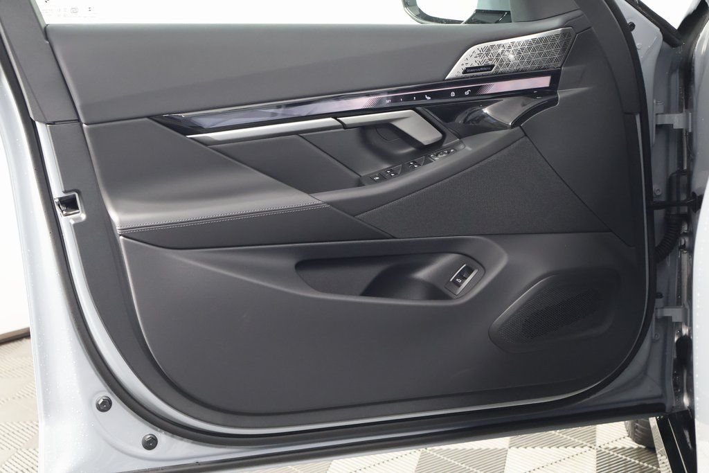 2025 BMW i5 xDrive40 7