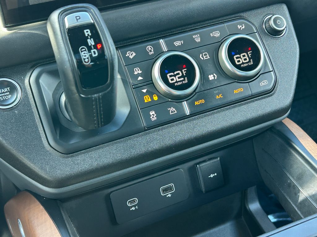 Thumbnail: 2023 Land Rover Defender - 28