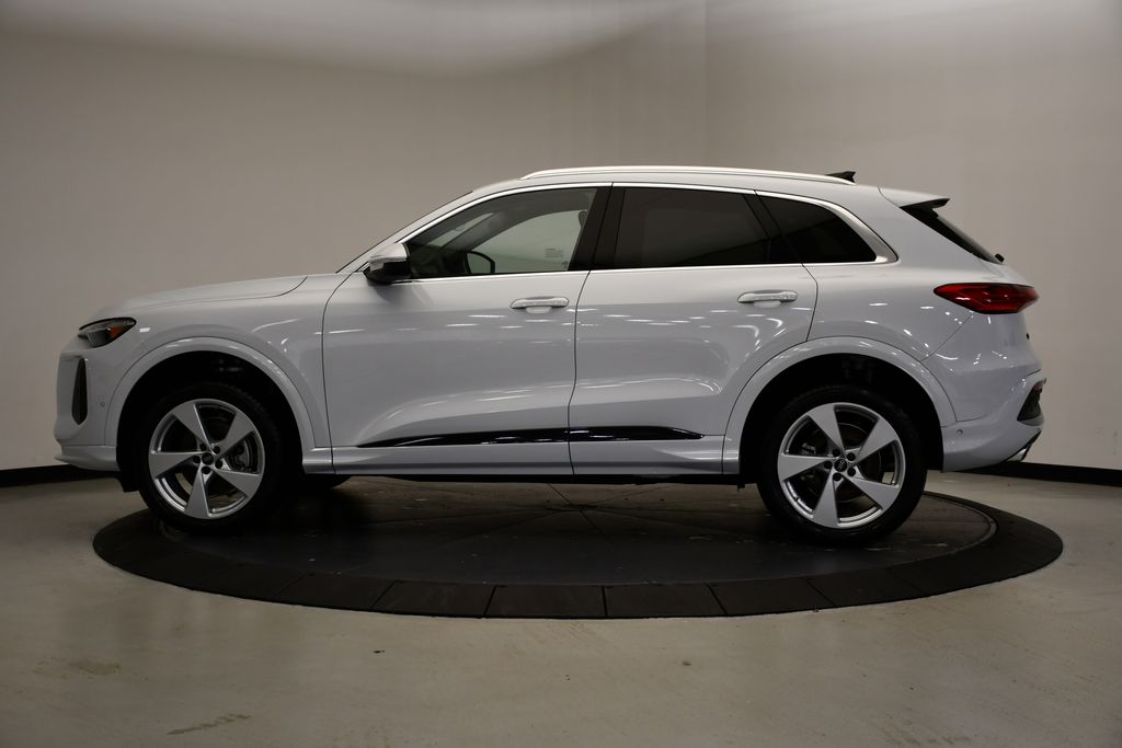 Thumbnail: 2025 Audi Q5 - 2