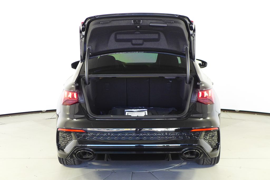 Thumbnail: 2022 Audi RS 3 - 10