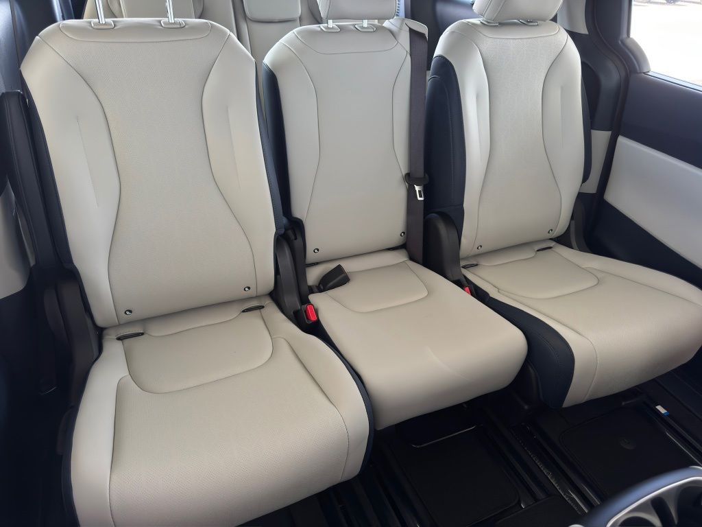 2026 Kia Carnival EX White at Community Kia