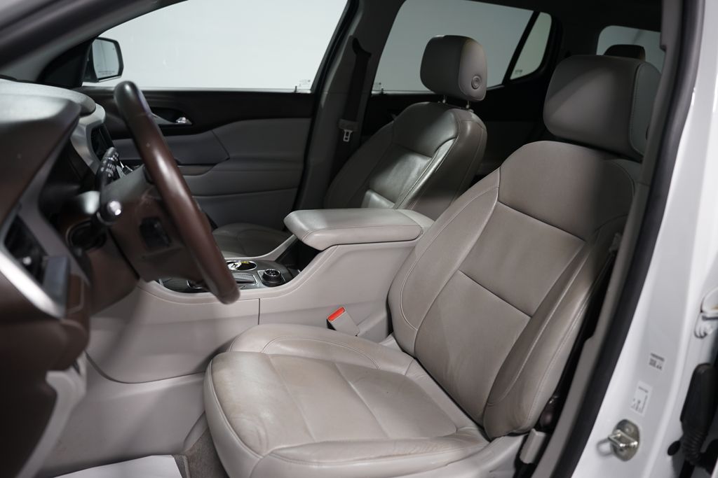 Thumbnail: 2017 GMC Acadia - 26