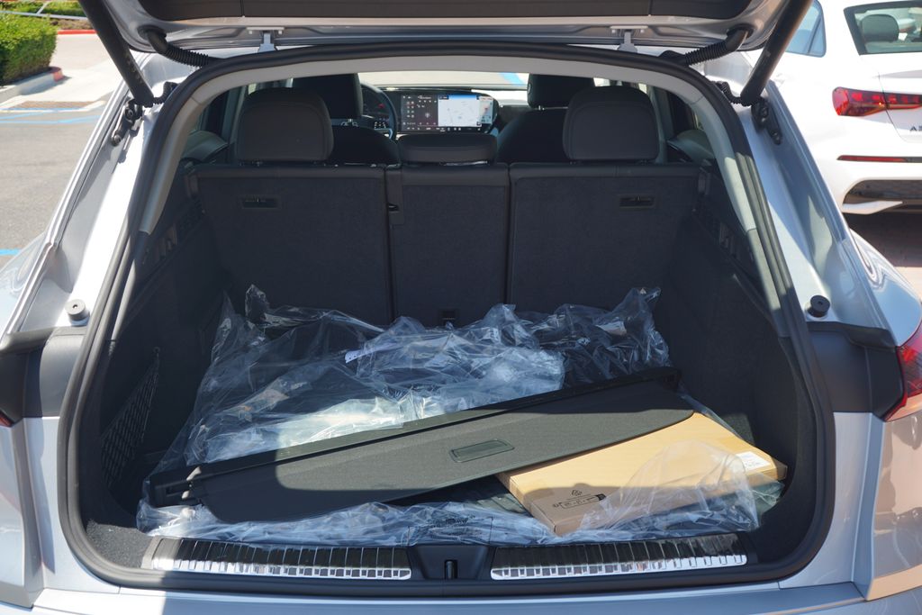 Thumbnail: 2025 Audi Q5 - 11