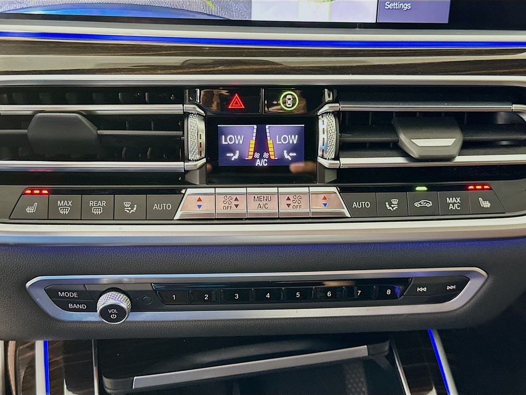 Thumbnail: 2020 BMW X7 - 16