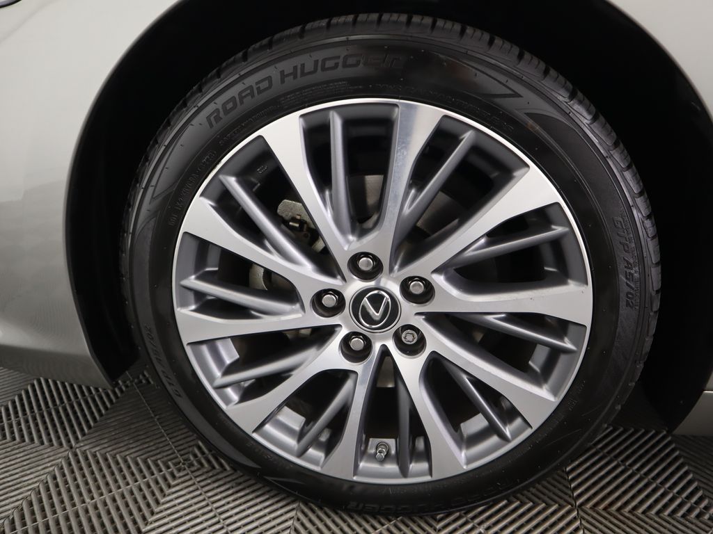 2021 Lexus ES 350 31