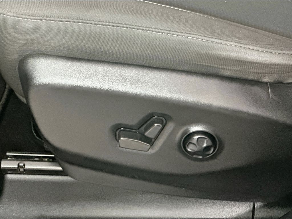 Used 2023 Black Chrysler Touring image 22