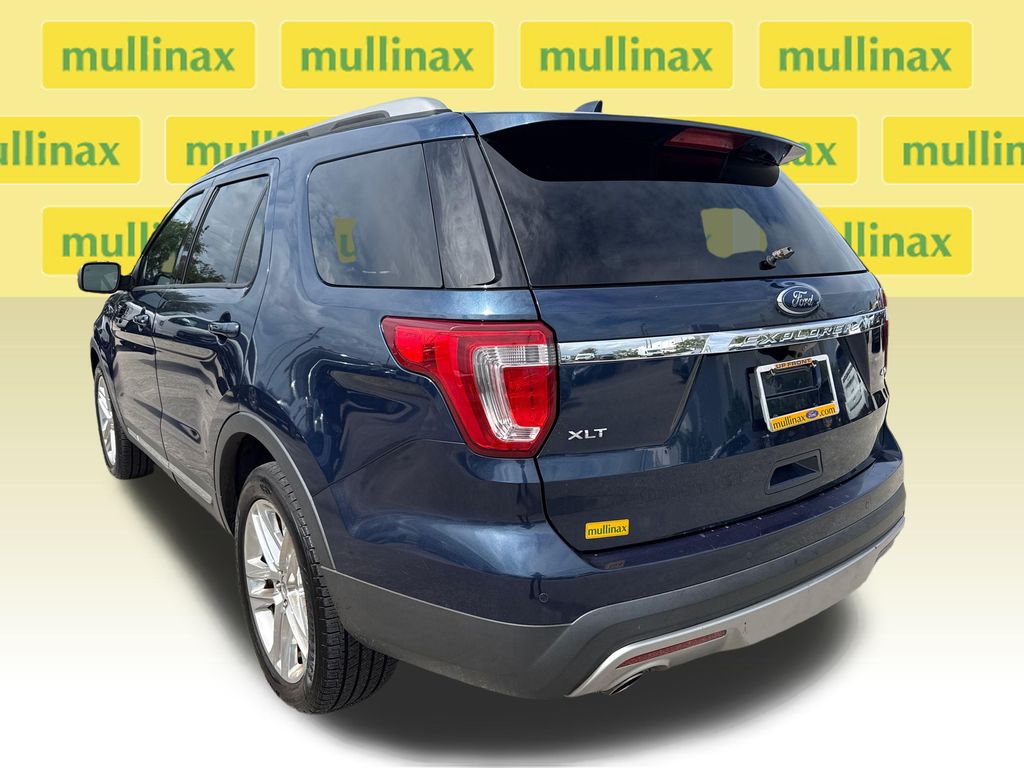 Used 2017 Blue Ford XLT image 8