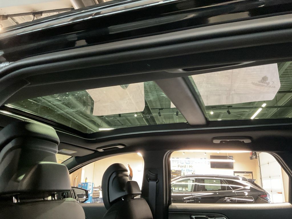 New 2026 Black Kia X-Line Prestige image 8