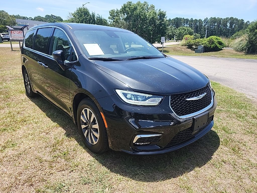  2024 Chrysler Pacifica Hybrid Select FWD   