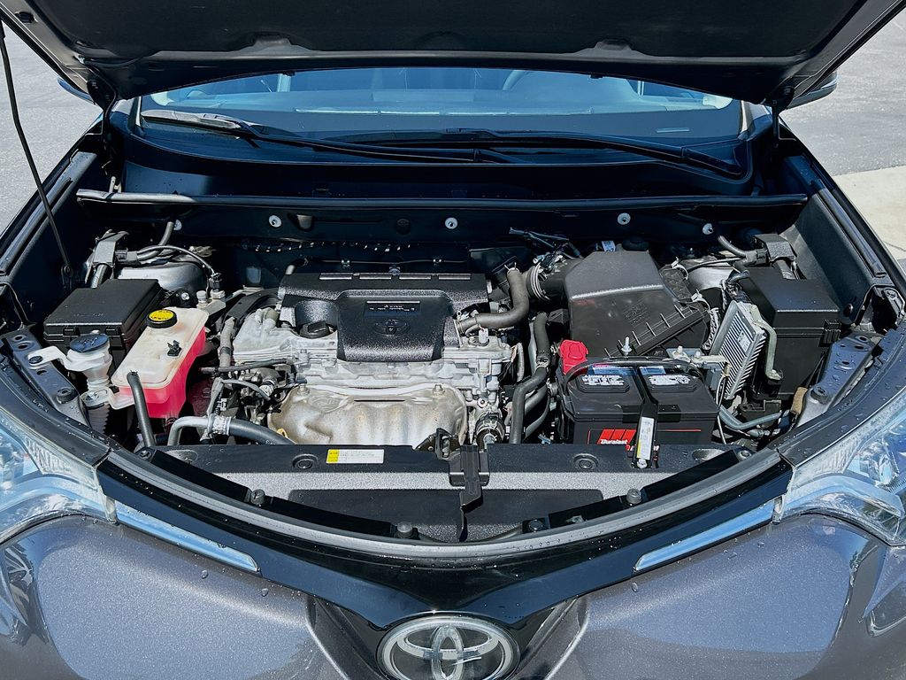 Thumbnail: 2017 Toyota RAV4 - 28