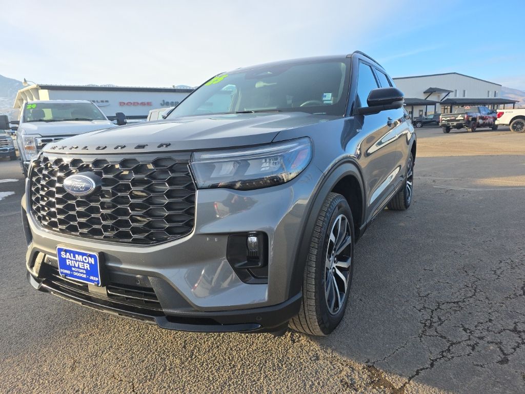 2025 Ford Explorer ST-Line AWD