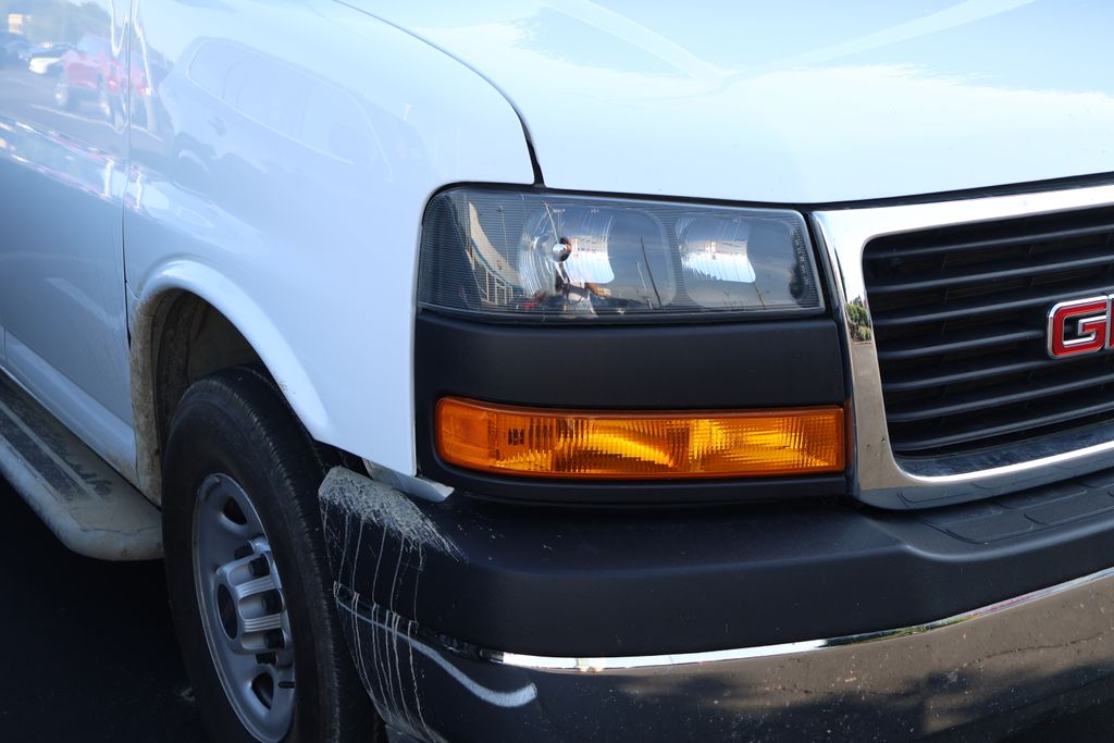 Thumbnail: 2023 GMC Savana - 4